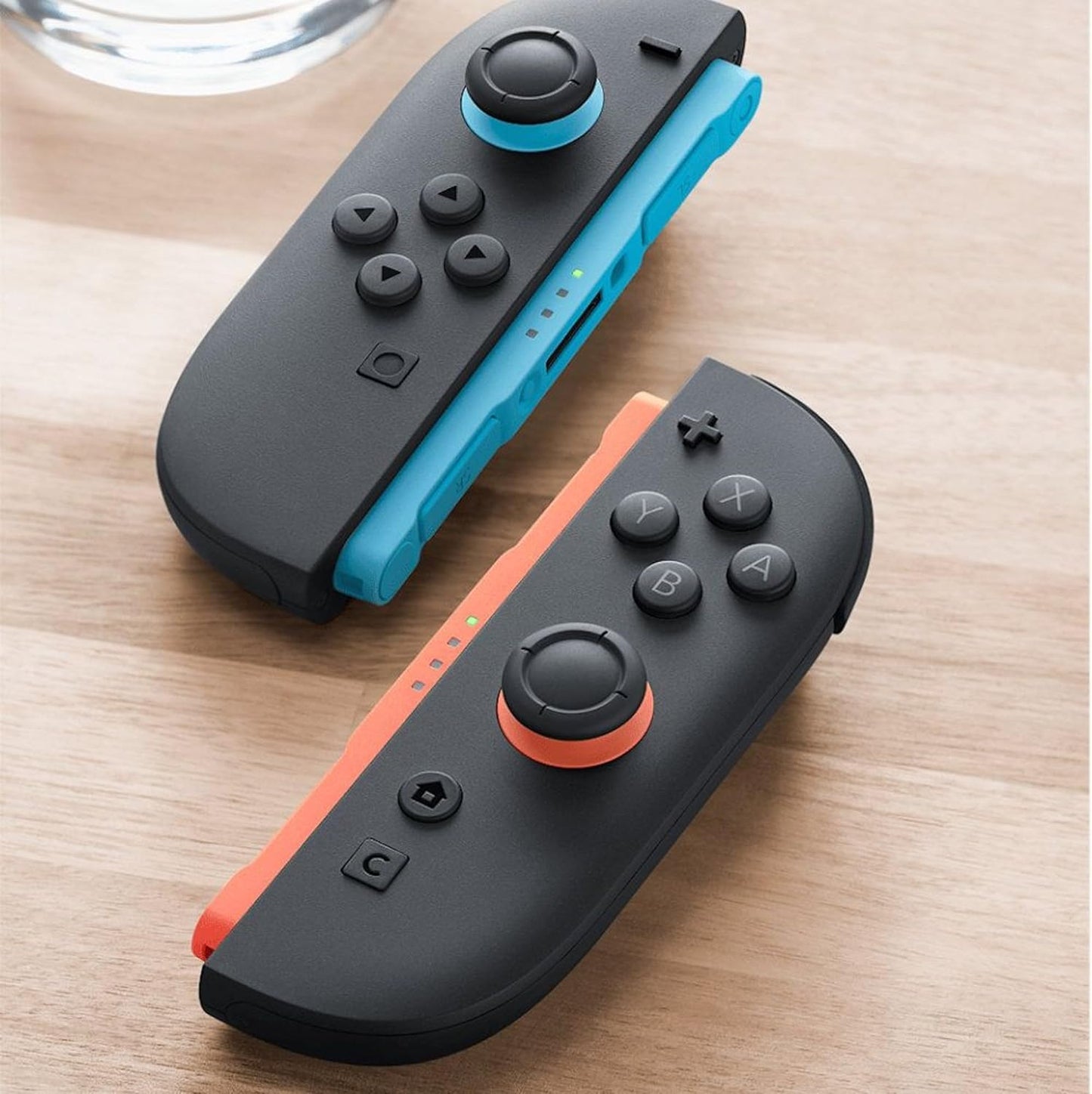 Les Manettes Joy-Con 2 gauche bleu clair & droite rouge clair Nintendo Switch 2